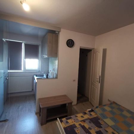 Holidays Inn Studio Bukareszt Zewnętrze zdjęcie