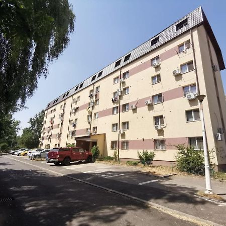 Holidays Inn Studio Bukareszt Zewnętrze zdjęcie