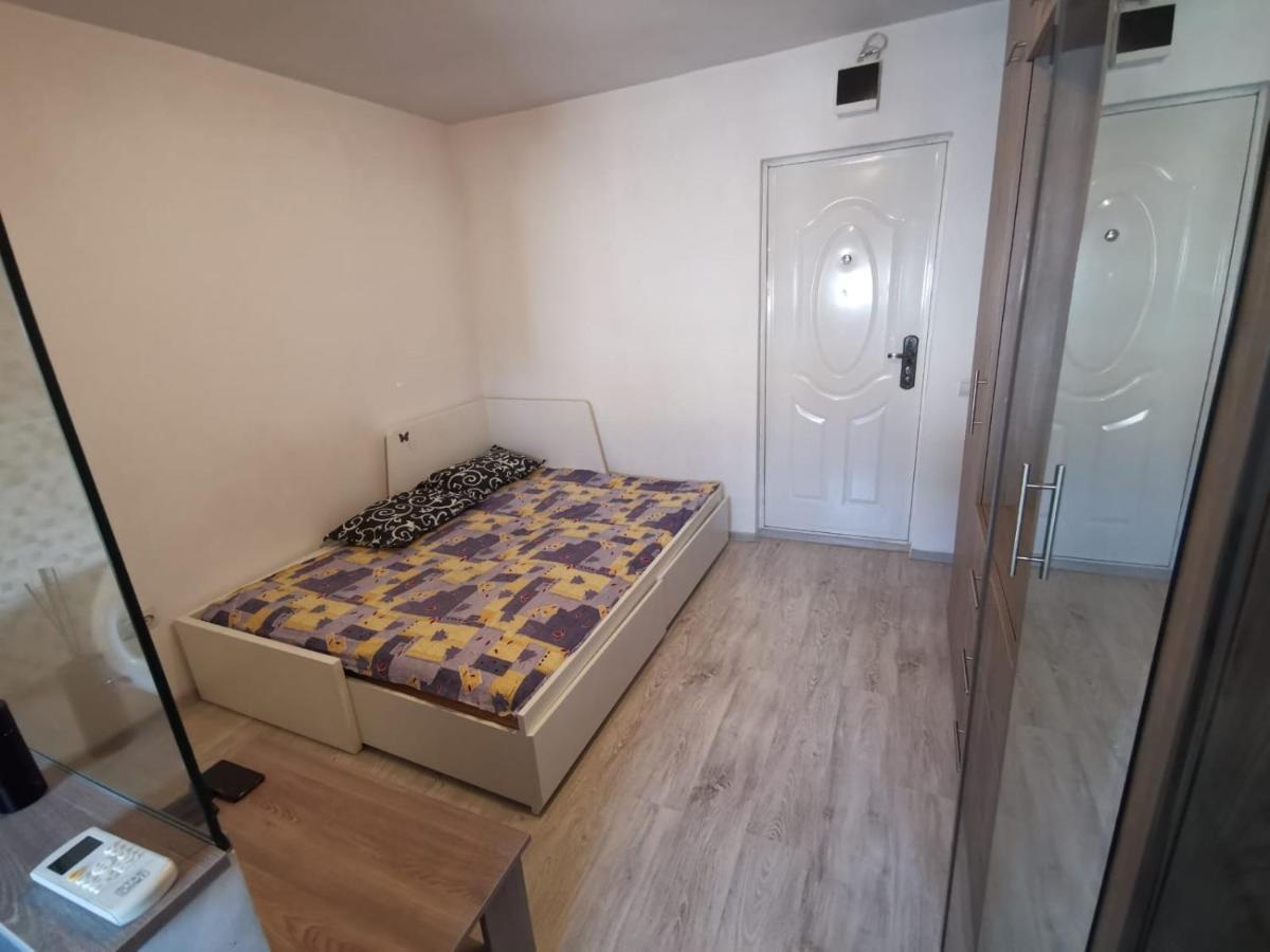Holidays Inn Studio Bukareszt Zewnętrze zdjęcie