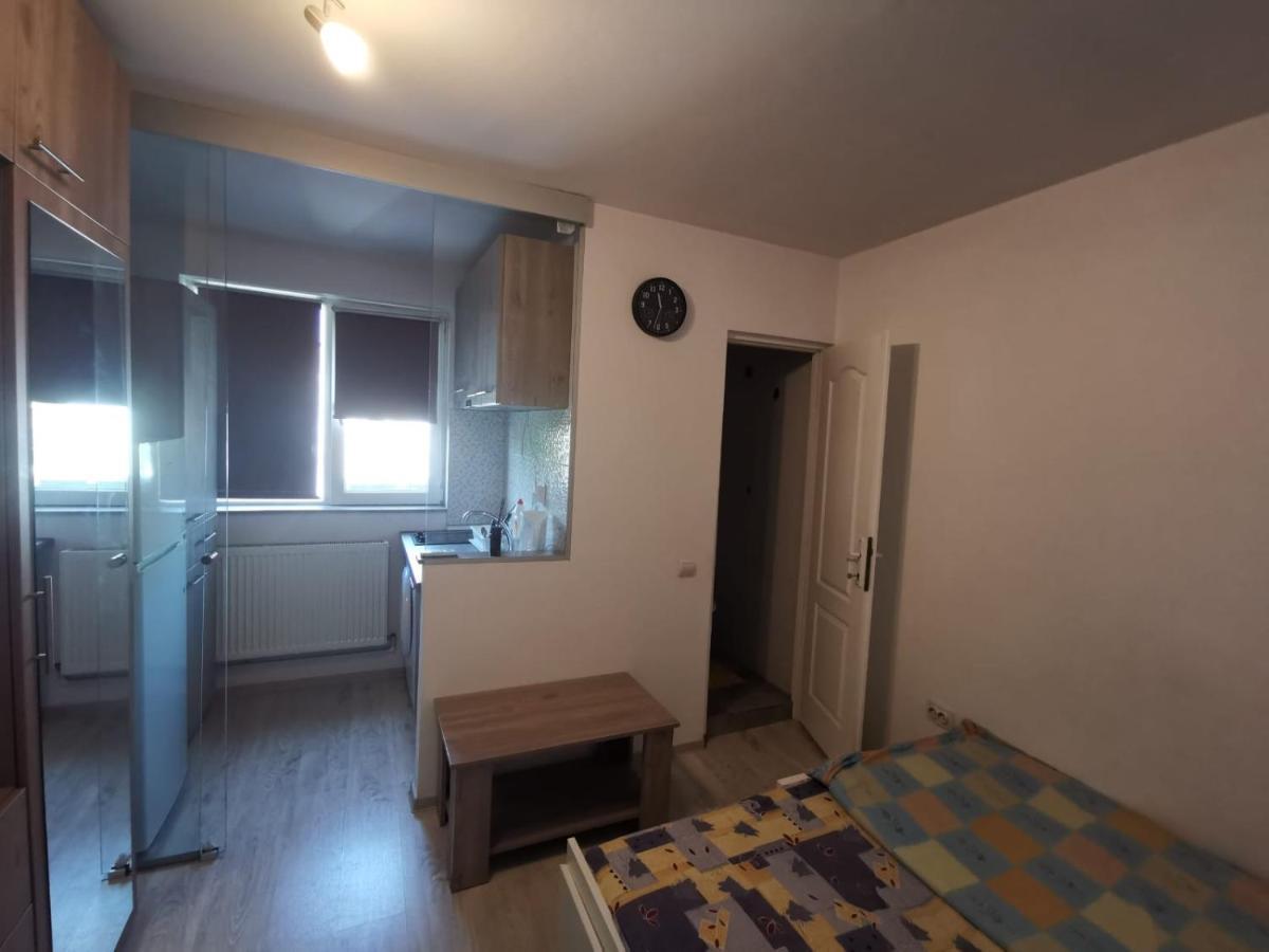 Holidays Inn Studio Bukareszt Zewnętrze zdjęcie