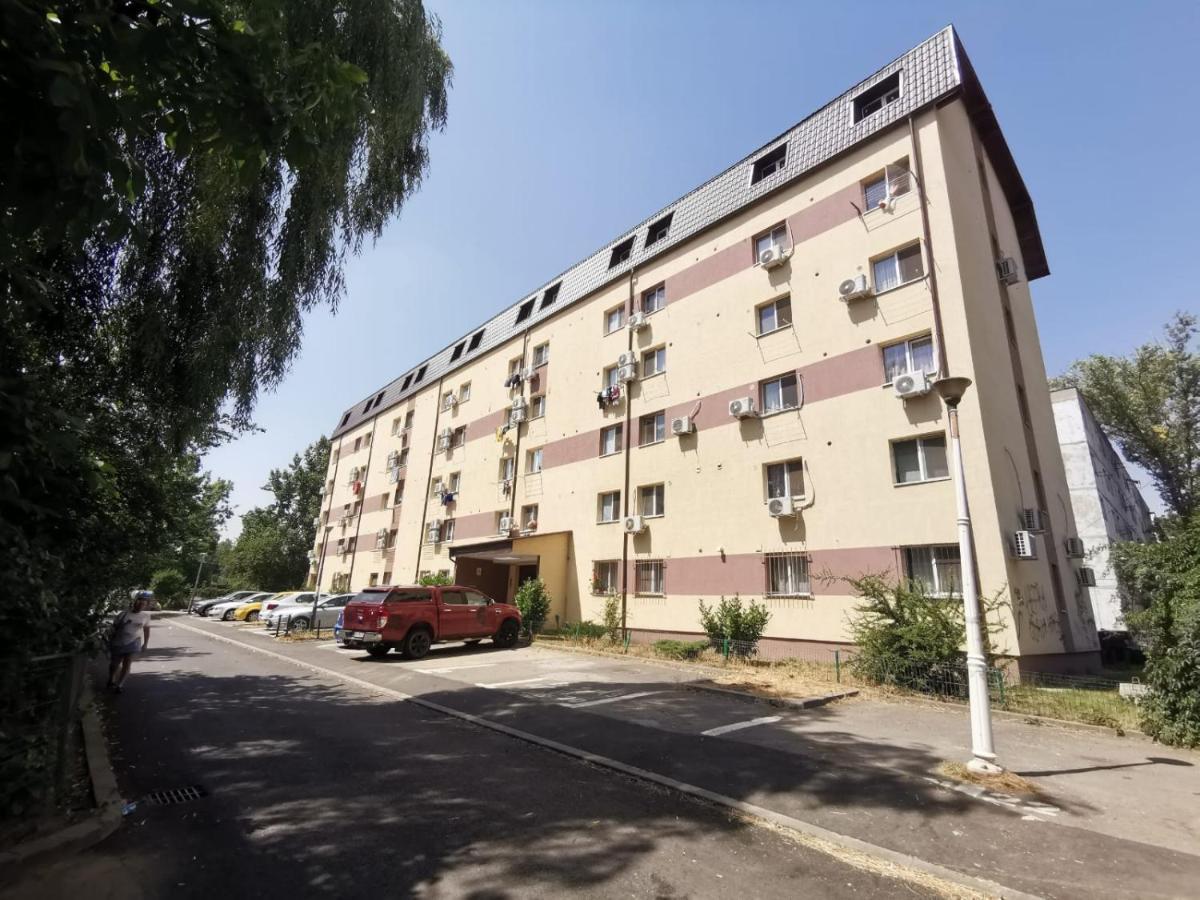 Holidays Inn Studio Bukareszt Zewnętrze zdjęcie